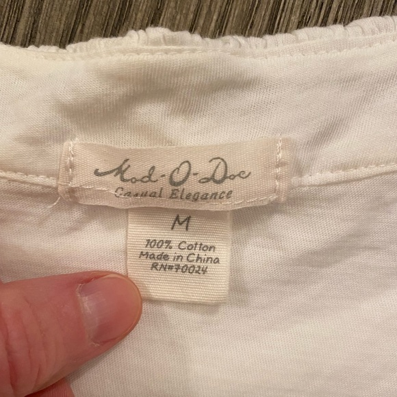 Mod-o-Doc, M, casual elegance off white tee. - Picture 4 of 5